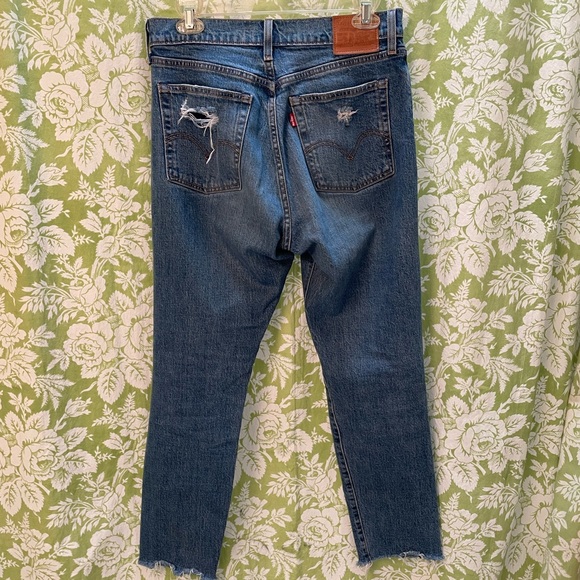 🏝️Big $10 Sale!🏝️👖 Levi’s distressed Wedgie Jeans 👖 - Picture 6 of 8